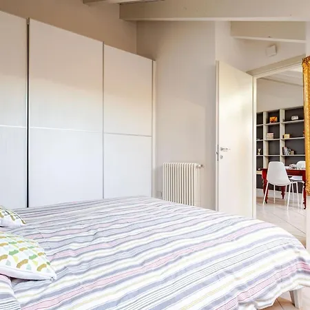 Milano-como Elegant With Ac E Wifi Front Station Caronno Pertusella